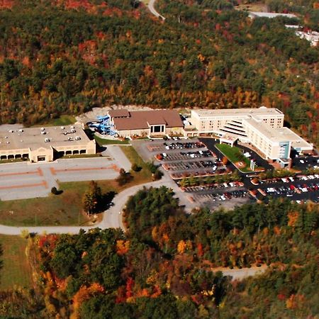 Holiday Inn Fitchburg-Waterpark Exterior photo