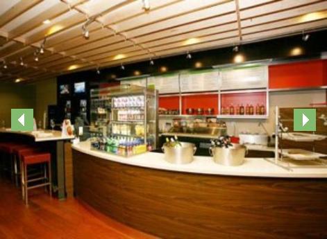 Holiday Inn Fitchburg-Waterpark Restaurant photo